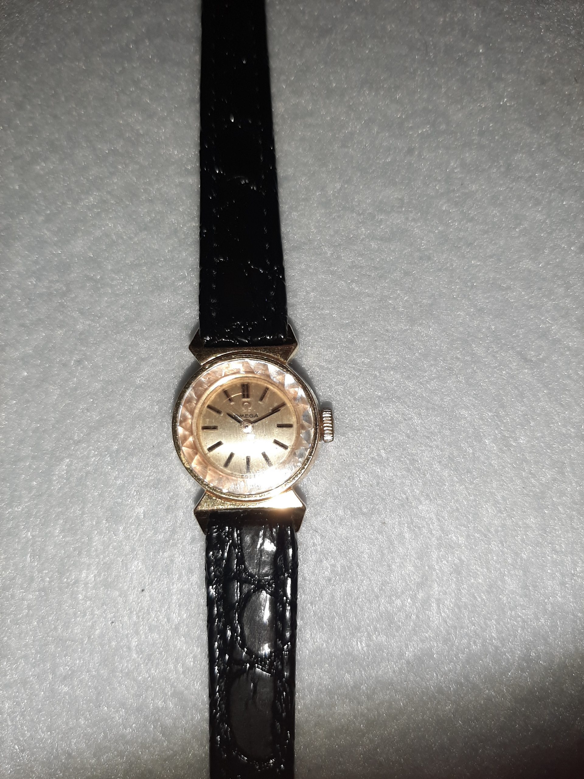 Omega Plaquet Ouro Corda Manual Senhora - Image 6