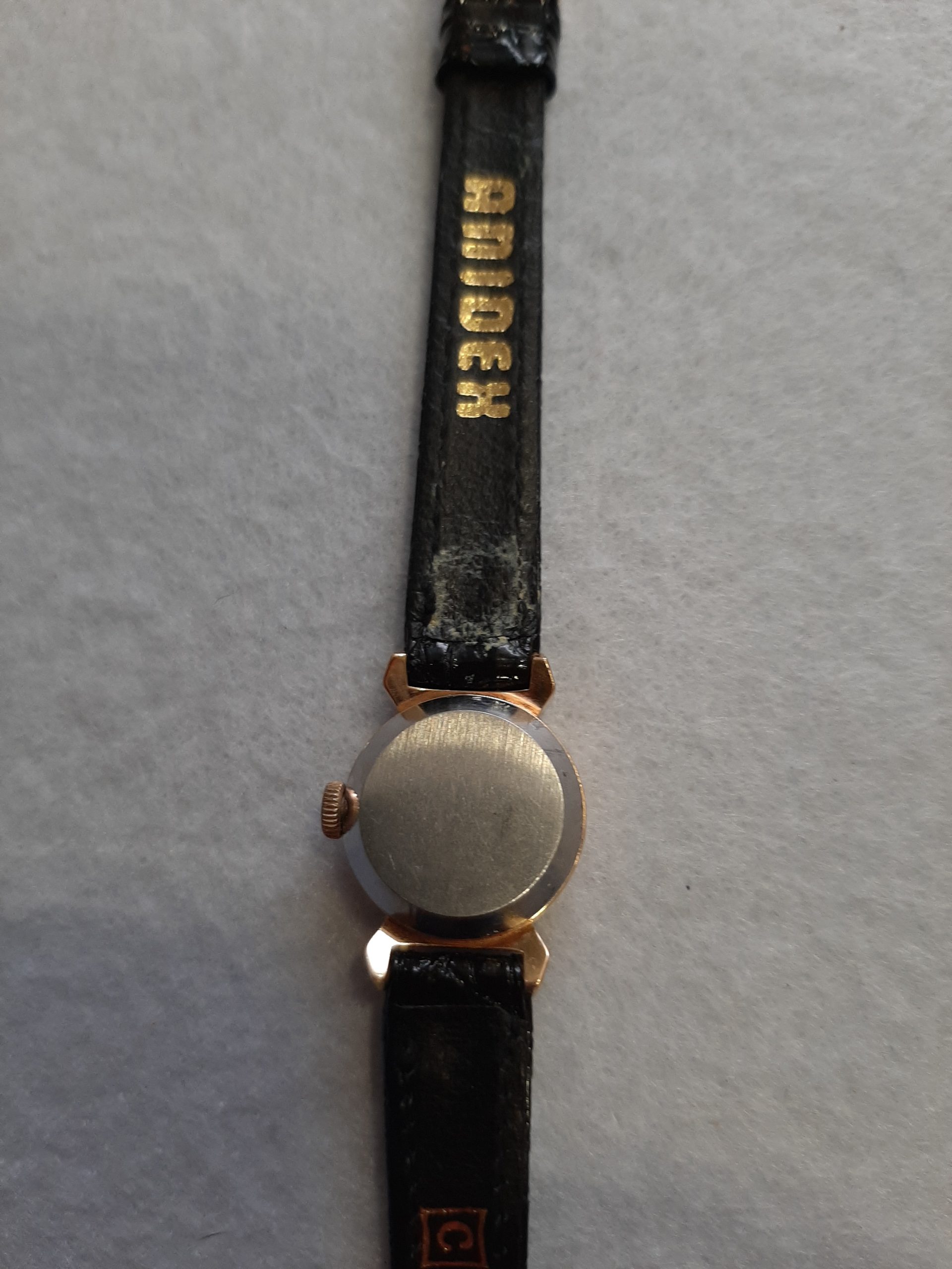 Omega Plaquet Ouro Corda Manual Senhora - Image 2